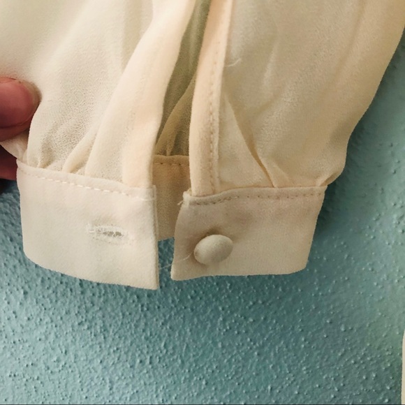 🌸 Boutique | Ivory blouse with mesh and rope neck - Picture 6 of 6